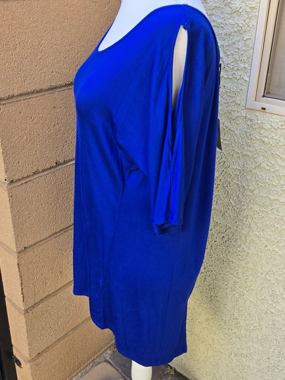 Cable & Gauge Women's Scoop Neck Short Sleeve Top - Royal Blue - Picture 2 of 6